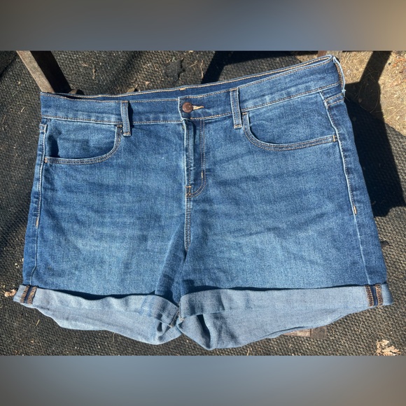 Old Navy 14 Denim/jean Shorts - Picture 1 of 4